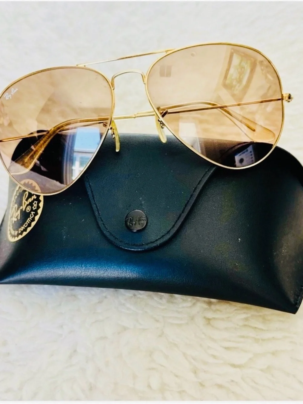 Ray-Ban Gold Aviator Sunglasses with Light Brown Lenses w/ case